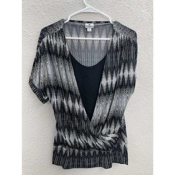 Womens Worthington Stretch Short Sleeve Faux Wrap Black Blouse Size Small - Picture 1 of 10